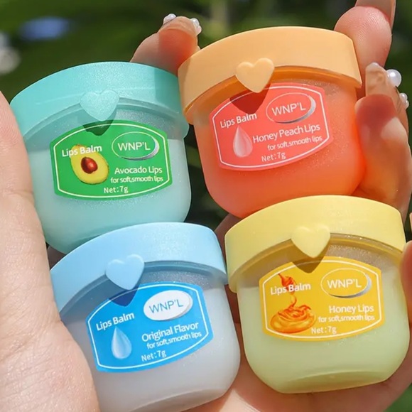 6 in 1 Lip Balm Gift Set! 6 Kinds Of Fruit Flavored Lip Gloss! - Picture 7 of 8